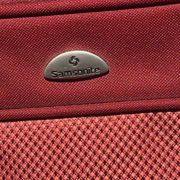 Samsonite Burgundy Briefcase - Picture 2 of 4